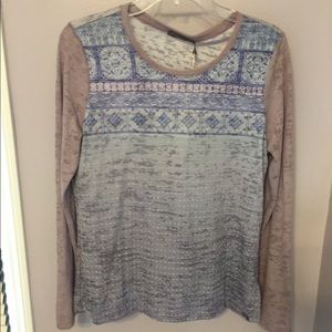 NWT Prana  top.   style lottie/gull.  Adult med